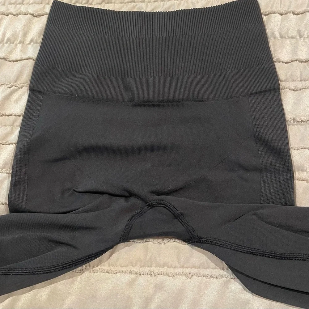 Lululemon Zone In Crop High Rise Activewear Workout Leggings 2 Black W6F11S